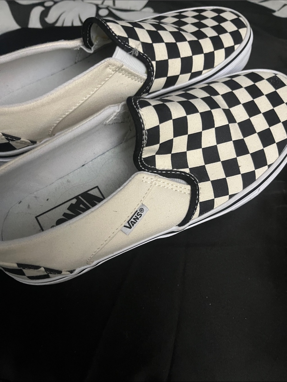 Vans Slip-On Checkerboard Sneakers - Black & Cream 🖤🤍🖤 - Picture 5 of 6
